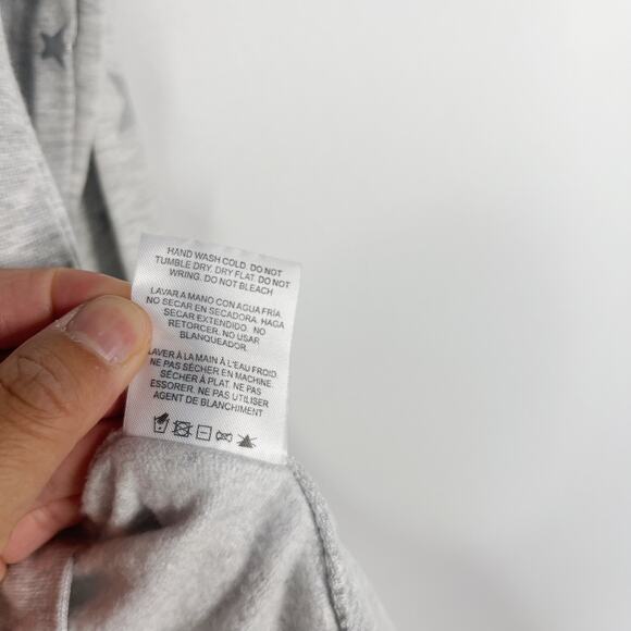 New Thread & Supply XS Gray Silver Star Print Crew Neck Pullover Top Side Split - Picture 10 of 10